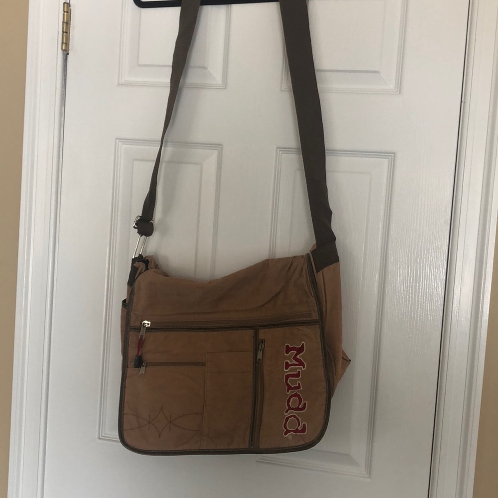 Cross body messenger bag, adjustable straps